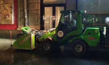 SPĂLAREA MECANIZATĂ A STRĂZILOR, TROTUARELOR ȘI STAȚIILOR DE AȘTEPTARE