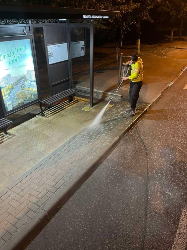SPĂLAREA MECANIZATĂ A STRĂZILOR, TROTUARELOR ȘI STAȚIILOR DE AȘTEPTARE
