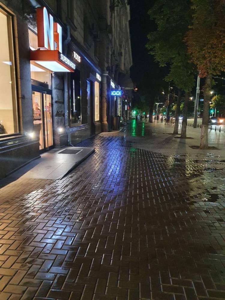 SPĂLAREA MECANIZATĂ A STRĂZILOR, TROTUARELOR ȘI STAȚIILOR DE AȘTEPTARE