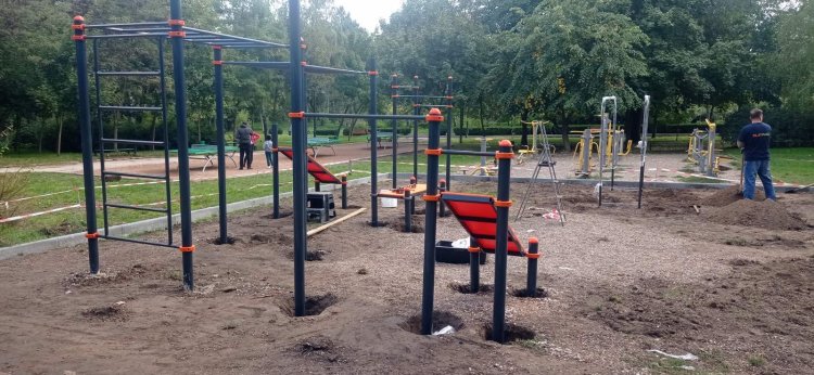 Teren de workout în Parcul "Valea Trandafirilor"
