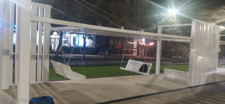 10 leagăne pe Aleea "Grigore Vieru"