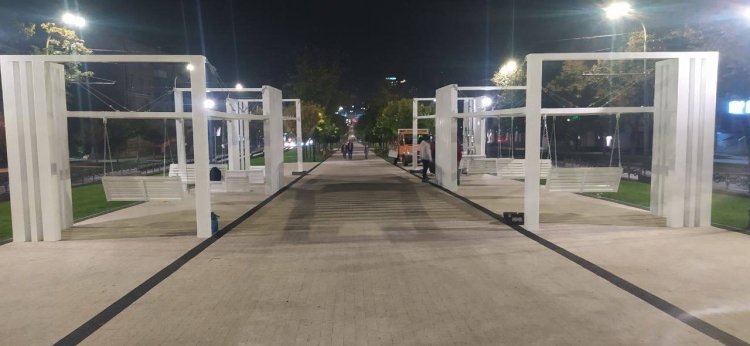 10 leagăne pe Aleea "Grigore Vieru"