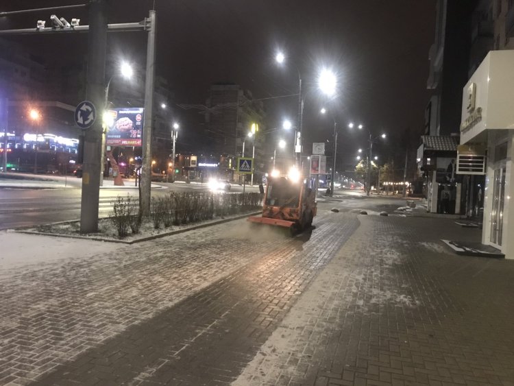 Informația actualizată privind deszăpezirea trotuarelor și drumurilor din curțile de bloc