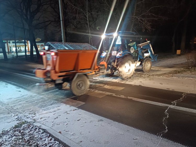 Informația actualizată privind deszăpezirea trotuarelor și drumurilor din curțile de bloc