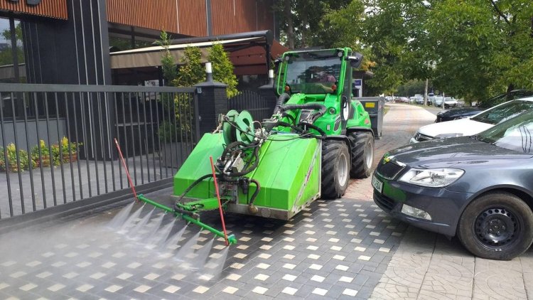 Salubrizarea zilnică a orașului!